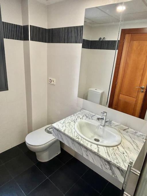 Apartamento Forum - Ciencias Granada Eksteriør billede